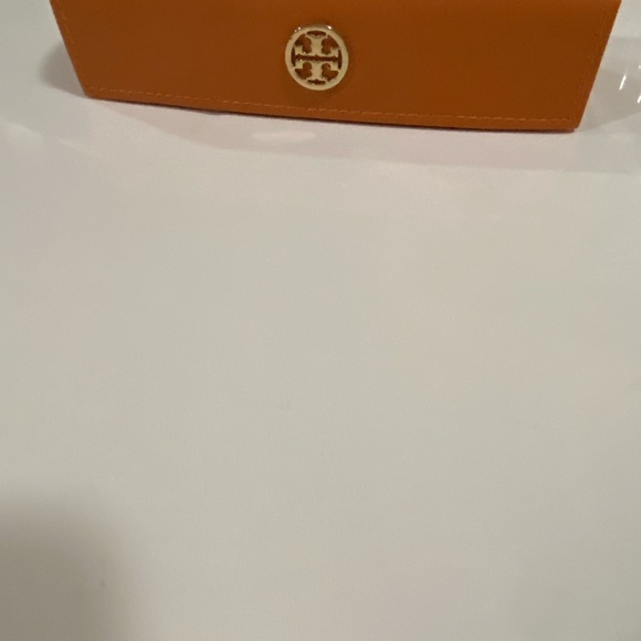 Torry Burch multi purpose case new - Picture 11 of 15